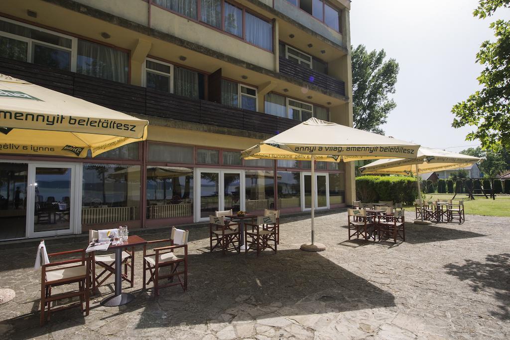 Familia Hotel Balatonboglár Exterior foto